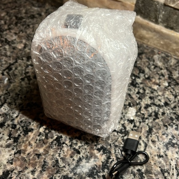 Punk wolf portable speaker NIB - Picture 4 of 6